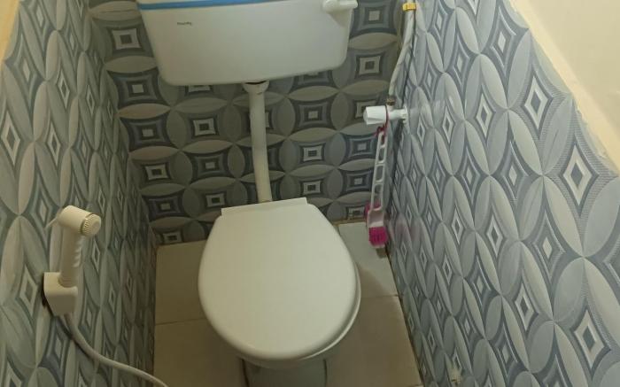 AC Suit room with attached toilet 