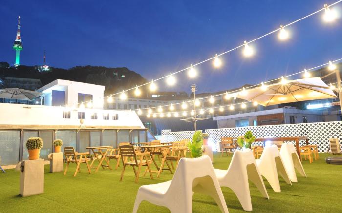 OYO Rooftop Hostel