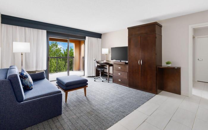 Courtyard by Marriott Manchester-Boston Regional Airport