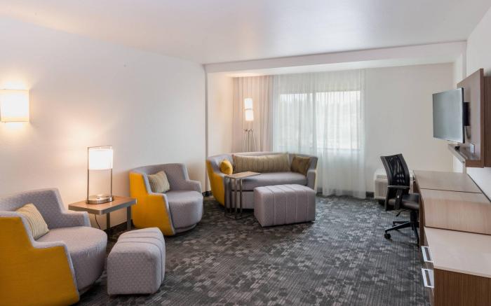 Courtyard by Marriott Somerset