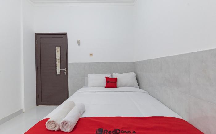 RedDoorz @ Kedawung Aurel Cirebon