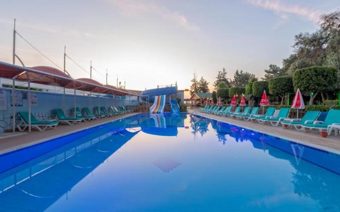 Lims Bonadea Beach Hotel