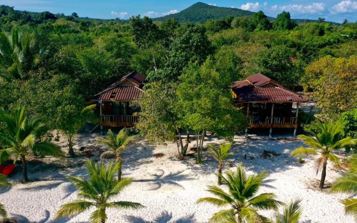 Koh Rong Beach Hostel and Bungalows