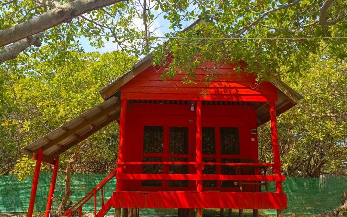 Koh Rong Beach Hostel and Bungalows