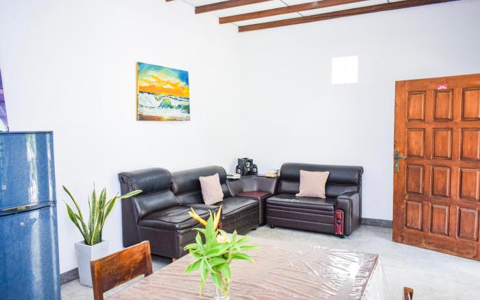 The Emerald Guest House & Villa