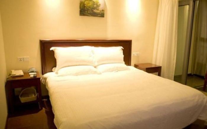 GreenTree Inn Jiangsu Suzhou Taiping High-Speed North Station Express Hotel