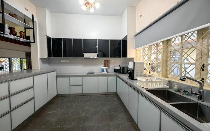 Klebang Spacious Comfy Bangalow