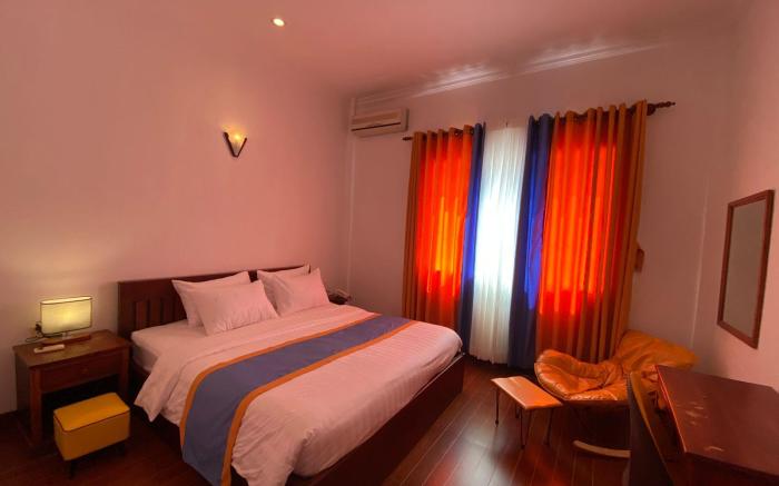 Maha Kali Hotel 