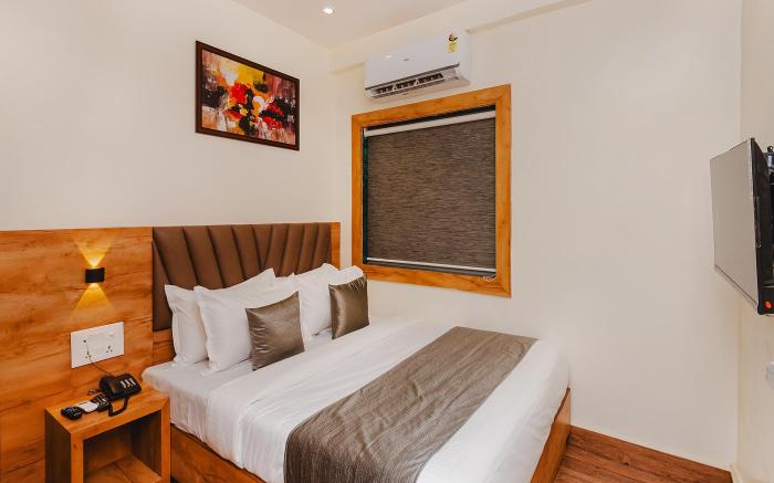 FabHotel Airport Palace - Nr. Mumbai International Airport