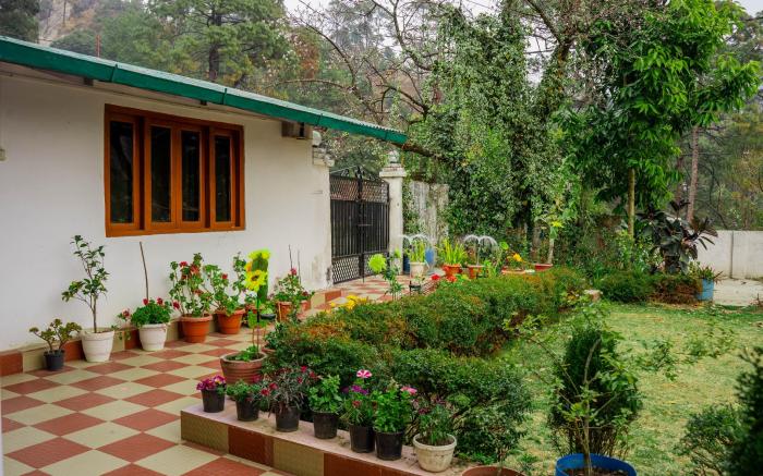 Nature's Vibe Homestay-Hill View, Garden and Patio