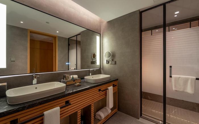 Hyakumangoku Onsen Hotel