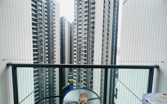 Skyline Condo 2BR unit at R&F Princess by ANJU