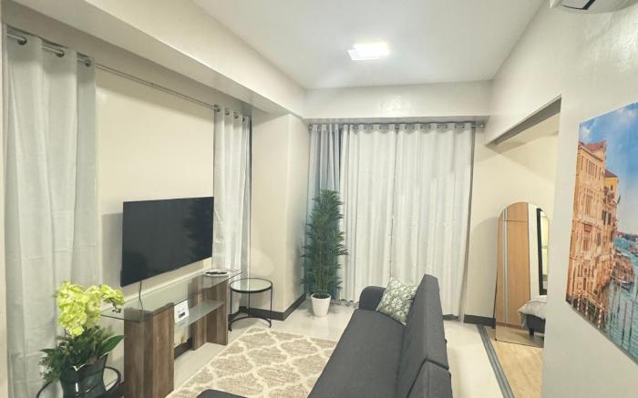 Condo/ Free Airport Pick up/ Beach & Pool Access 