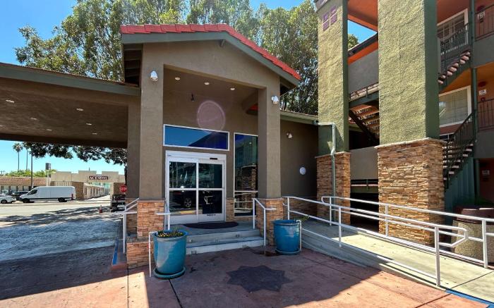Motel 6 Pasadena, CA – Old Town Pasadena Area