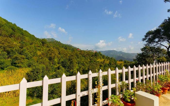 Juniper6 BR Mountain View Villa, Cook, Staff, Deck