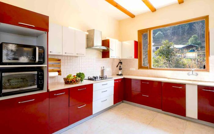 Juniper6 BR Mountain View Villa, Cook, Staff, Deck