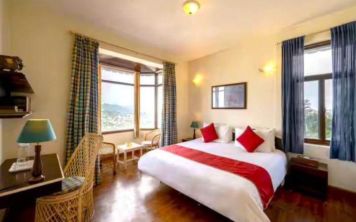 Trishul Mountain Views,4BR Villa, Cook,Staff, BBQ