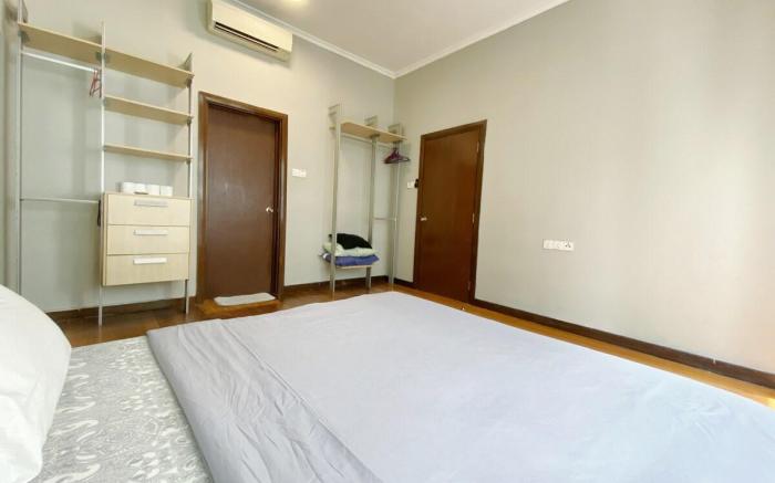 Relaxing 2BR Suite with Balcony @ Regalia
