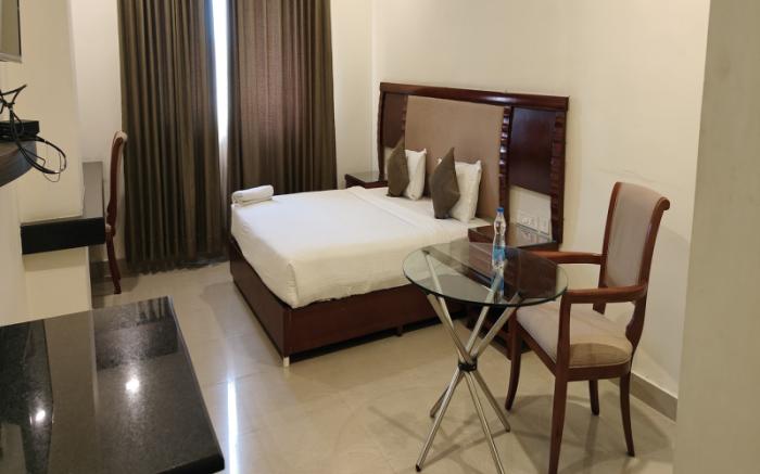 HOTEL REDLAS INN