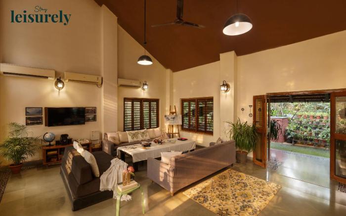 Stay Leisurely Peace Lily 2BHK Jacuzzi, Karjat 
