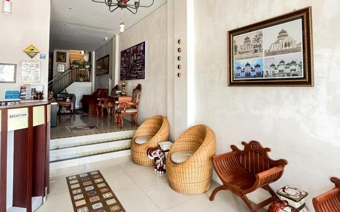 Urbanview Poma Hotel