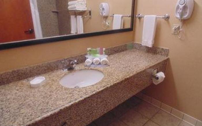 Holiday Inn Express Vancouver North By IHG