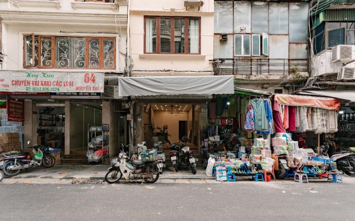 Tamundi Homestay Train Street View - Dong Xuan Market