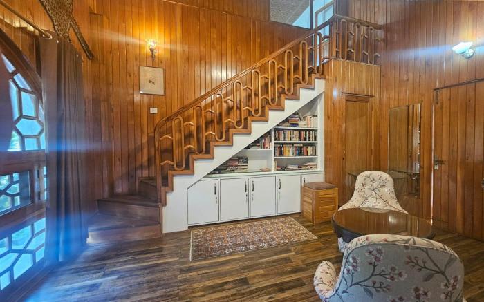 Tree of Life Lakeside Cottage, Srinagar