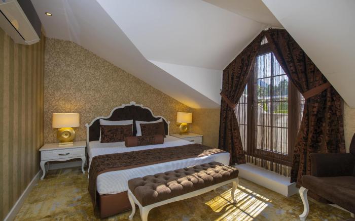 Han Deluxe Hotel