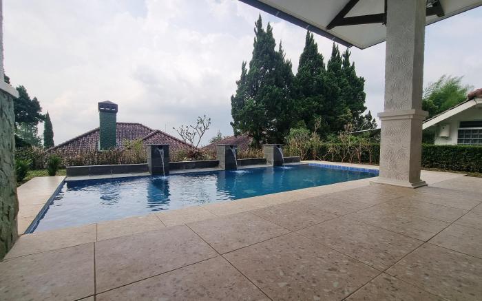 Villa ChavaMinerva Aries Ciater with Private Pool