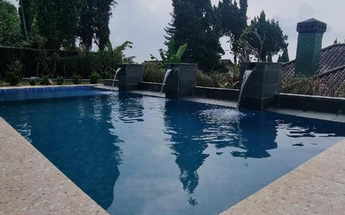 Villa ChavaMinerva Aries Ciater with Private Pool
