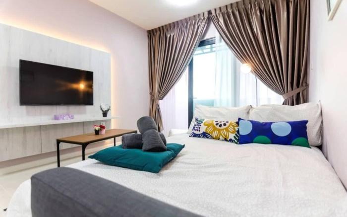 A Stylish & Cozy Suite in Suasana JB