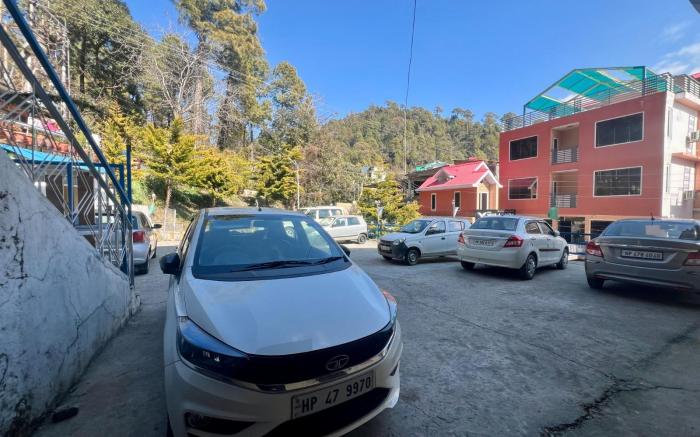 Goroomgo Sahara Inn Dalhousie