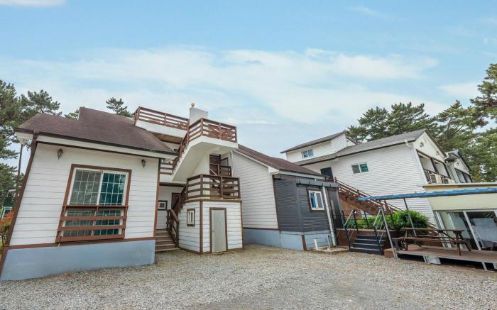 Taean Mongsanpo and the Sea Pension