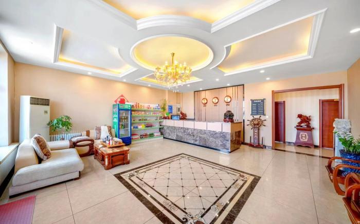 Luxury Large Bed Room  
Luxury Double Bed Room  
Luxury Family Room