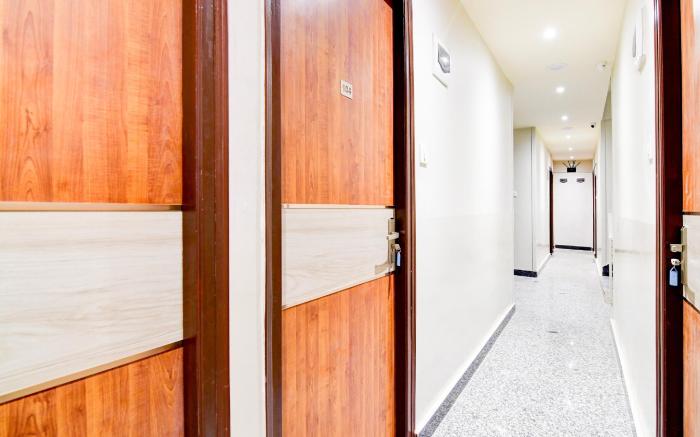 Super Townhouse Kaikhali Near Airport