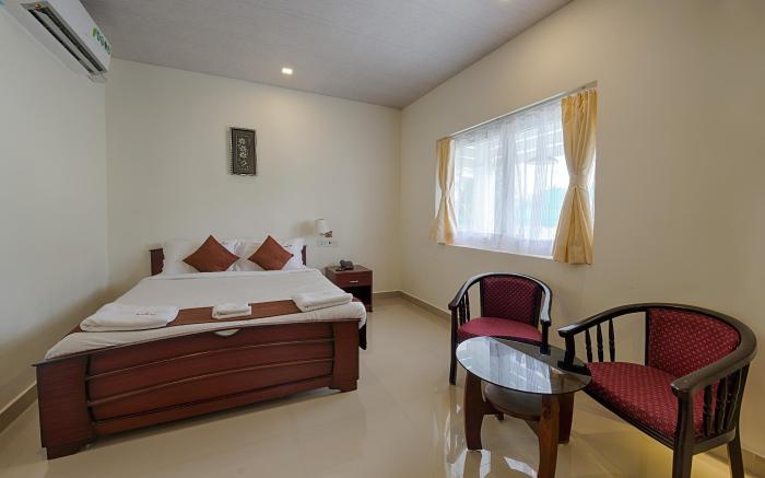 VARUNA INN BANQUETS & RESORT