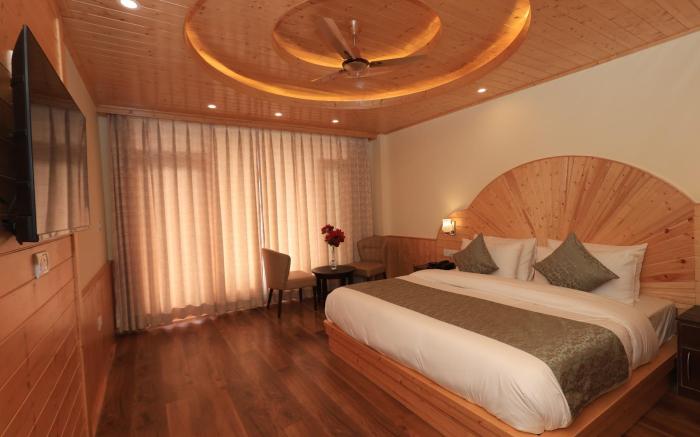 Calux Golden Woods Manali