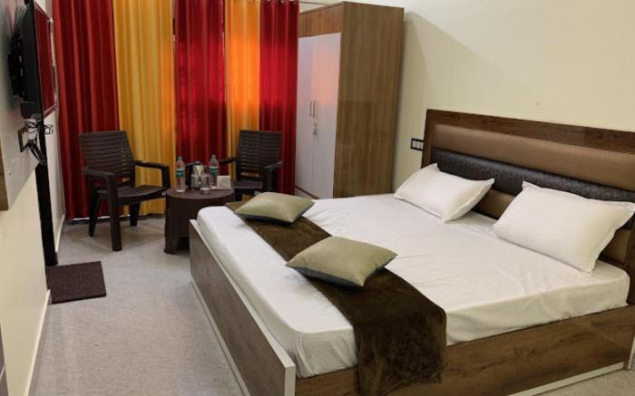 Goroomgo Tapovan Residency Near Ganga River Haridwar