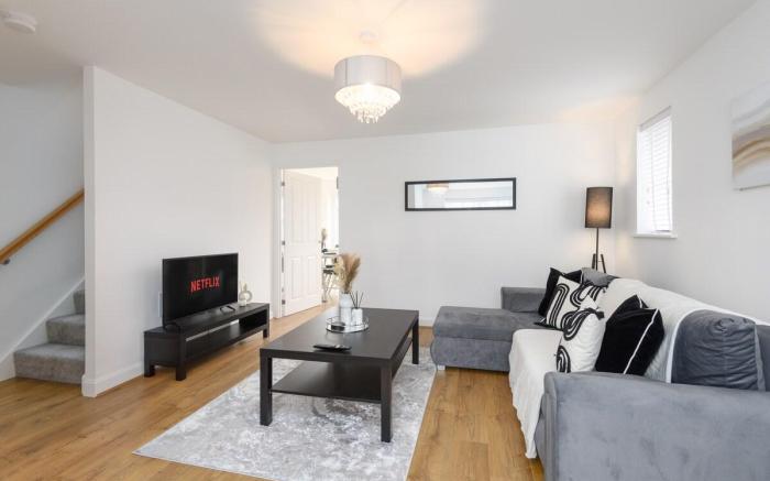Spacious Luxury House In Canterbury - Free Parking