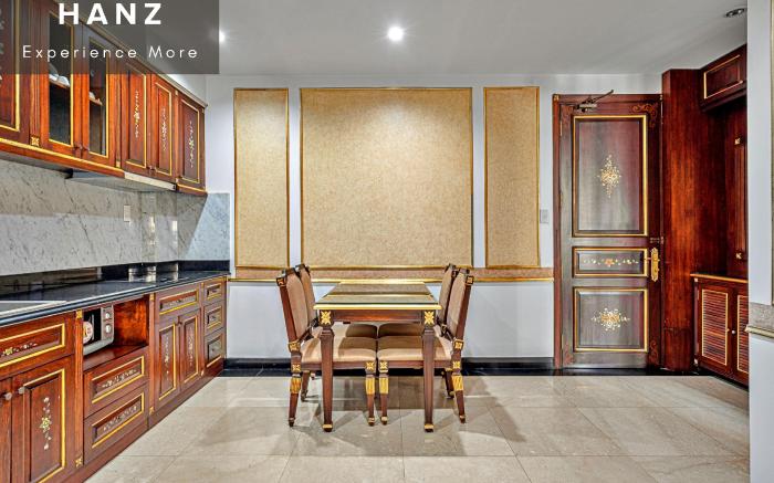 HANZ 345 Business Suite Condo Hotel
