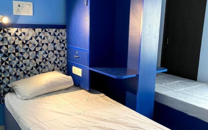 Backpackers Den