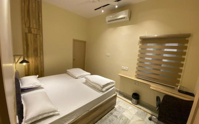 Backpackers Den