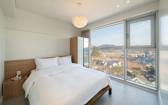Taean Oaten Pool Villa