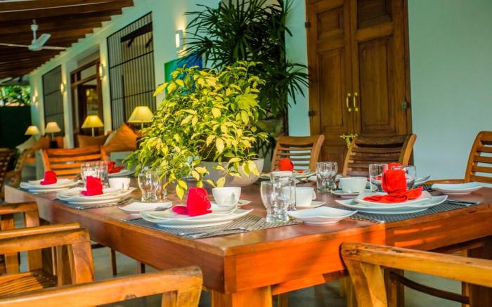 South Point Surf House - 5 Bedroom (Sleeps 14)
