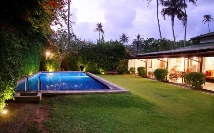 South Point Surf House - 5 Bedroom (Sleeps 14)