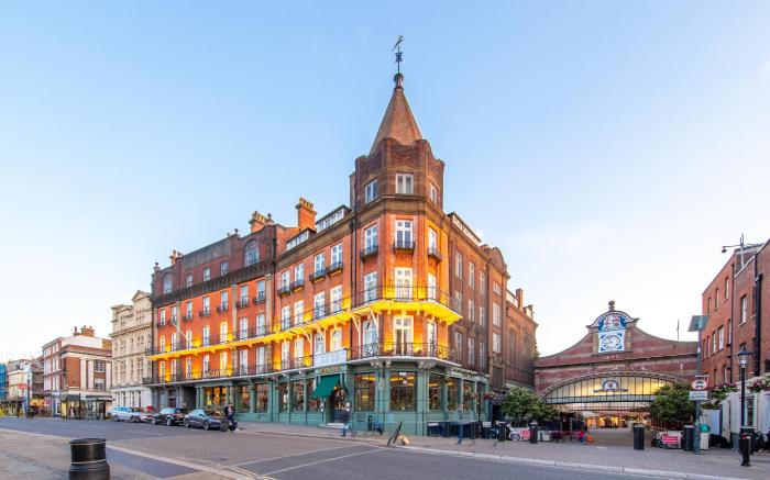 Harte And Garter Hotel