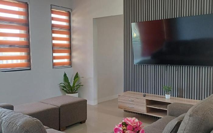 5-BR Staycation House in Lipa