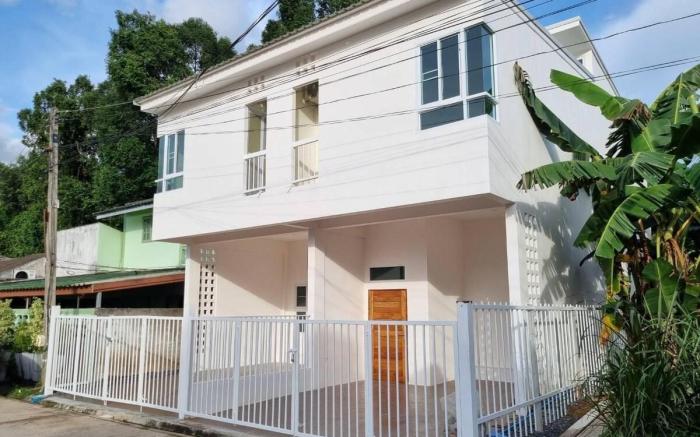 33 House