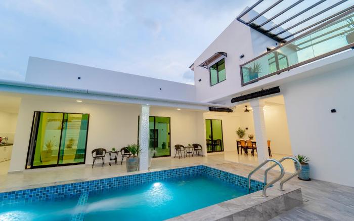 Exclusive Luxury Villa  Modern